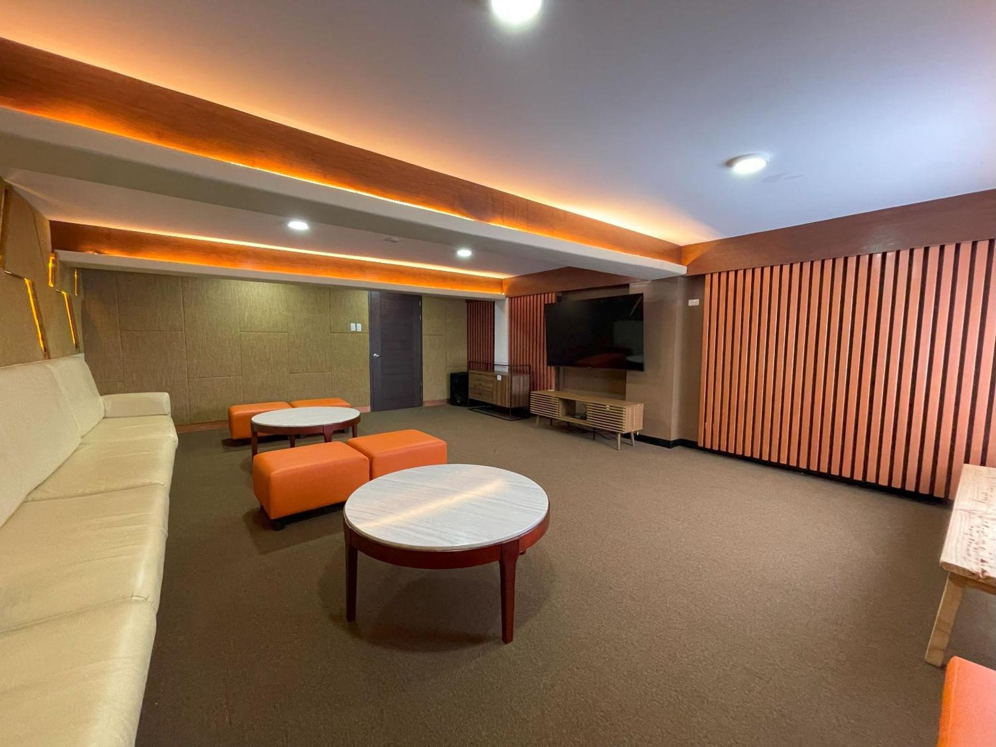 Mist Mountain Resort Powered By Cocotel Cebú Exterior foto